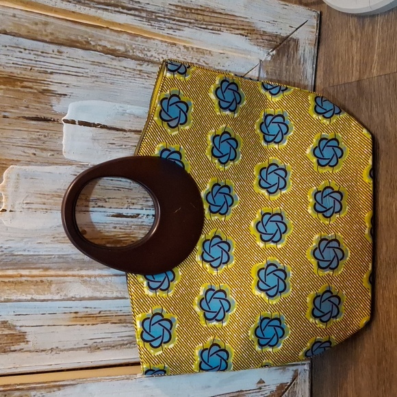 Artisan Ankara African Print Wood Handle Handbag. - Picture 7 of 11